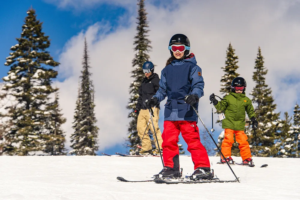 kids skiing